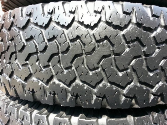 ขาย หรือ แลก ยาง  BF ALL  285 x 75 x 16  ปี 10