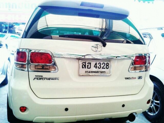 ขายรถ TOYOTA FUTUNER 3.0 V A/Tโฟล์วิว สีขาว ขาย 599,000 บาท โทร 0922726669. ตันหยงค่ะ