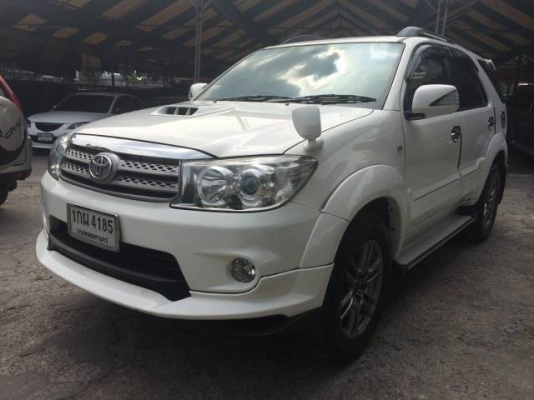 ขายรถ TOYOTA FUTUNER 3.0 V A/Tโฟล์วิว สีขาว ขาย 599,000 บาท โทร 0922726669. ตันหยงค่ะ