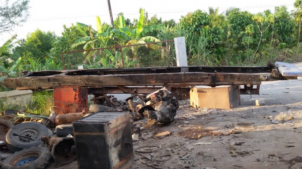 ฝากขายคัดซีสิบล้อหน้ายาวพร้อมเล่มทะเบียน