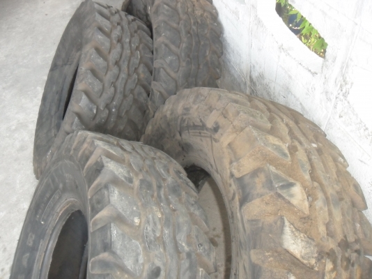 ยาง GoodYEAR USA. 36x12.50R16.5LT สวยๆ 4 เส้น ราคา 5000 บาท ยาง GoodYEAR USA. 36x12.50R16.5LT สวยๆ 4 เส้น ราคา 5000 บาท