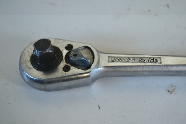 ประแจด้ามฟรี Unior ขนาด1/2" No.190