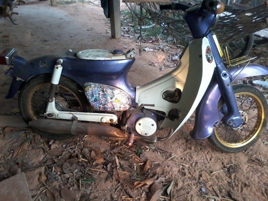 ขายรถซี 7500 สนใจติดต่อเครื่องมีเล่มเขียว