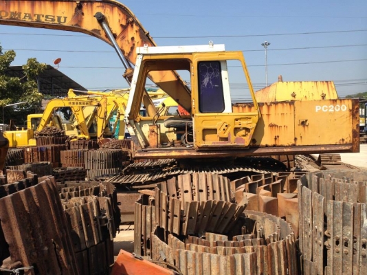 KOMATSU PC 200-2