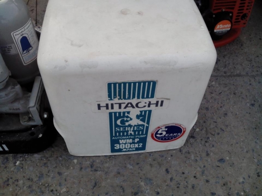 ขายปั๊มน้ำ  HITACHI  300 วัตถ์ สภาพสวยครับ
