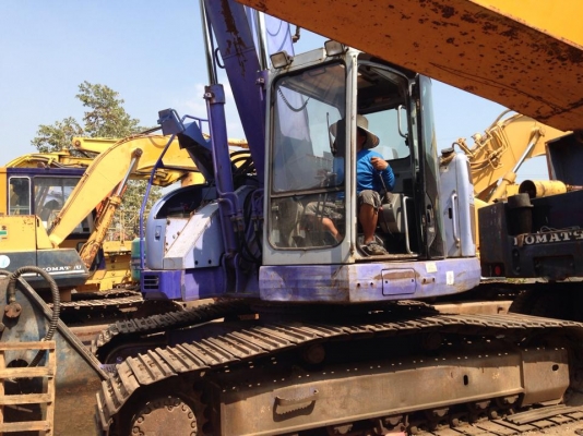 KOMATSU PC 228US