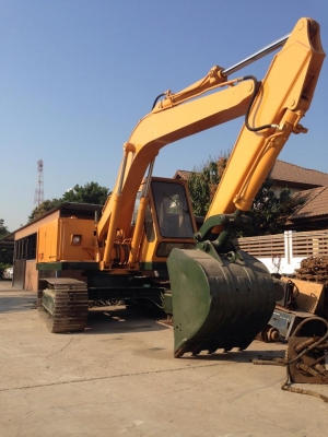 KOMATSU PC120-2
