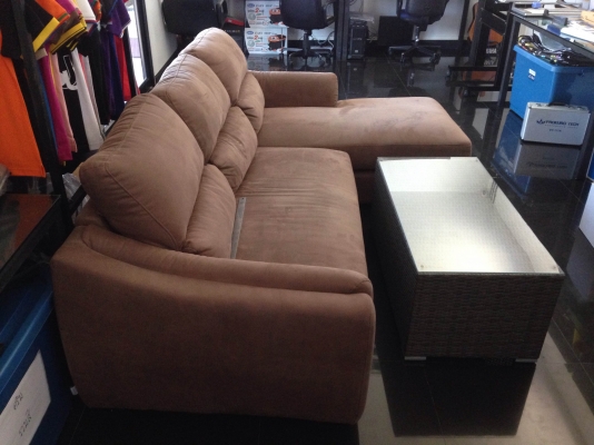 โซฟา หรู Inspire / พร้อม โต๊ะกลางกระจก