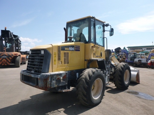 มาใหม่ !! ขายรถตักล้อยาง WA100-5 ยี่ห้อ KOMATSU นำเข้าจากญี่ปุ่นแท้ 100\% สภาพสวย ไม่เคยใช้งานในไทย