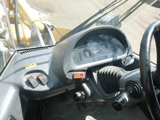 มาใหม่ !! ขายรถตักล้อยาง WA100-5 ยี่ห้อ KOMATSU นำเข้าจากญี่ปุ่นแท้ 100\% สภาพสวย ไม่เคยใช้งานในไทย