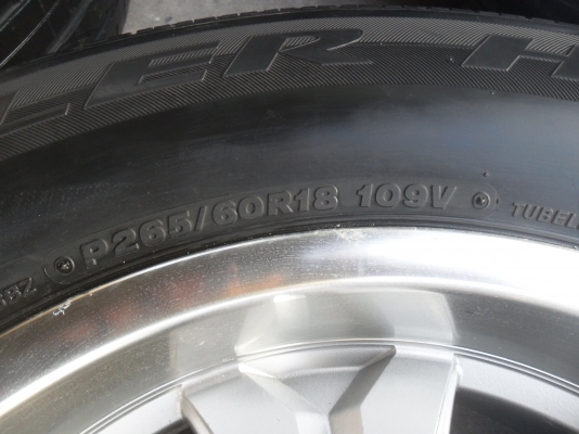 ล้อแม็ก 18นิ้ว 6รู พร้อมยาง สวยๆ 4 ล้อ ราคา 8800 บาท