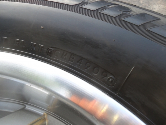 ล้อแม็ก 18นิ้ว 6รู พร้อมยาง สวยๆ 4 ล้อ ราคา 8800 บาท