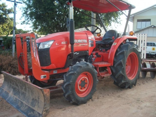 ขายรถไถ KUBOTA L3608 ใบมีดดันหน้า พร้อมผานพรวน 5