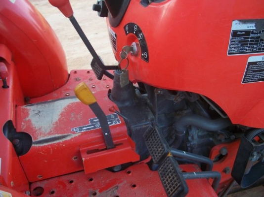 ขายรถไถ KUBOTA L3608 ใบมีดดันหน้า พร้อมผานพรวน 5