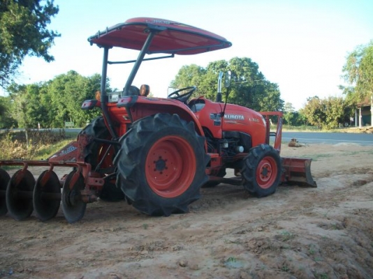 ขายรถไถ KUBOTA L3608 ใบมีดดันหน้า พร้อมผานพรวน 5