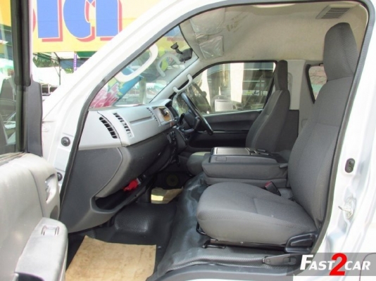 TOYOTA HIACE 2.5 D4D COMMUTER หลังคาสูง MT | 2013 |  ราคา 799,000 บาท โทร 0922726669. ตันหยงค่ะ