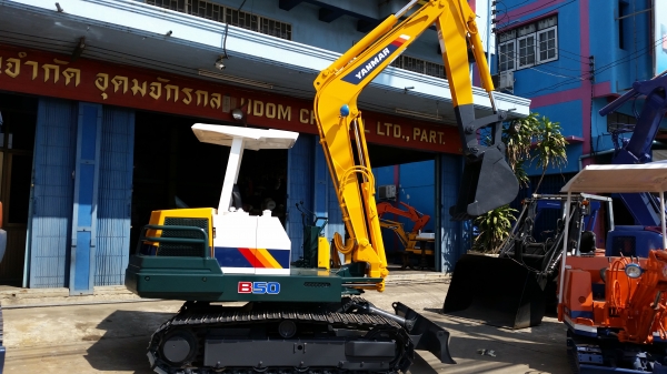 รถขุด YANMAR รุ่น B50 มือสองญี่ปุ่น