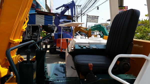 รถขุด YANMAR รุ่น B50 มือสองญี่ปุ่น รถขุด YANMAR รุ่น B50 มือสองญี่ปุ่น