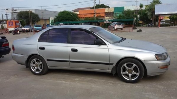 รถบ้าน toyota 1.6 ท้ายโด่งปี 93 ไฟท้ายแถบทะเบียนแท้ แก๊สลงเล่มแล้ว เครื่องเสียง เครื่องช่วงล่างดีมาก ภาษี ก.ค 58 (สีต้องเก็บ)