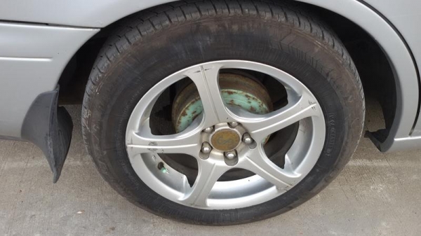 รถบ้าน toyota 1.6 ท้ายโด่งปี 93 ไฟท้ายแถบทะเบียนแท้ แก๊สลงเล่มแล้ว เครื่องเสียง เครื่องช่วงล่างดีมาก ภาษี ก.ค 58 (สีต้องเก็บ)