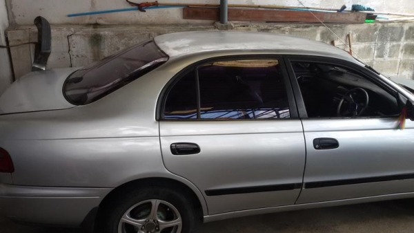 รถบ้าน toyota 1.6 ท้ายโด่งปี 93 ไฟท้ายแถบทะเบียนแท้ แก๊สลงเล่มแล้ว เครื่องเสียง เครื่องช่วงล่างดีมาก ภาษี ก.ค 58 (สีต้องเก็บ)