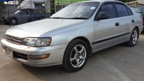 รถบ้าน toyota 1.6 ท้ายโด่งปี 93 ไฟท้ายแถบทะเบียนแท้ แก๊สลงเล่มแล้ว เครื่องเสียง เครื่องช่วงล่างดีมาก ภาษี ก.ค 58 (สีต้องเก็บ)