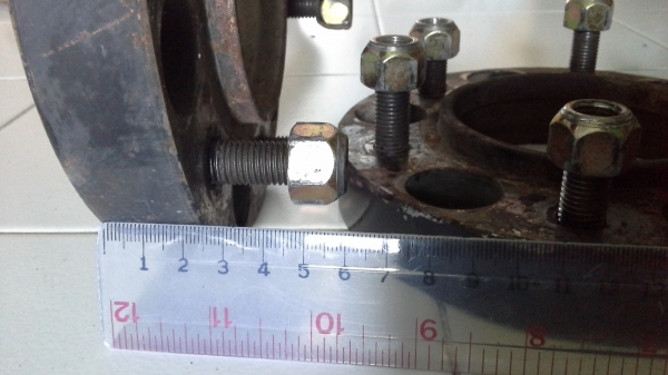 ขายสเปเซอร์..6ออก6 หนา 2.5 cm.