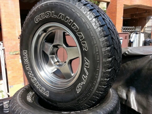 ขายล้อลายเบรดเลท์ 8 x 16 พร้อมยาง AT ขายล้อลายเบรดเลท์ 8 x 16 พร้อมยาง AT