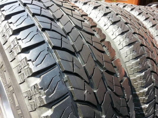 ขายล้อลายเบรดเลท์ 8 x 16 พร้อมยาง AT ขายล้อลายเบรดเลท์ 8 x 16 พร้อมยาง AT