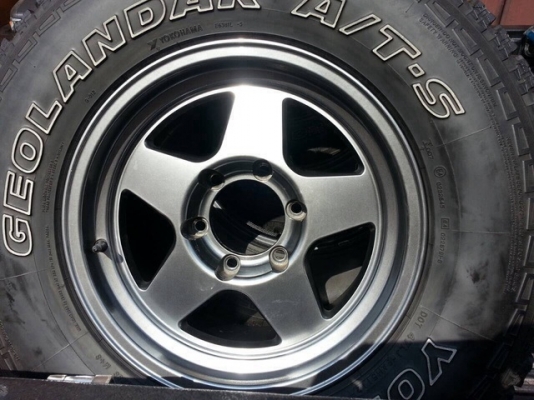 ขายล้อลายเบรดเลท์ 8 x 16 พร้อมยาง AT ขายล้อลายเบรดเลท์ 8 x 16 พร้อมยาง AT