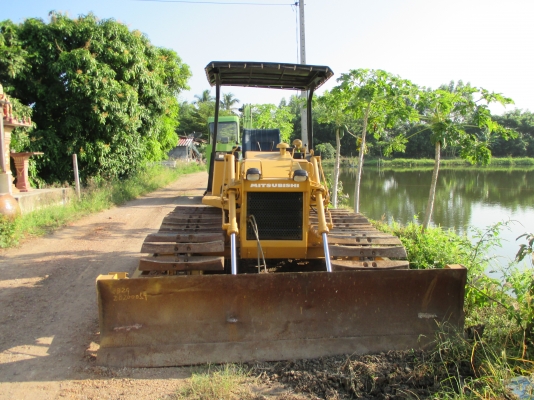 ขายด่วน รถแทรกเตอร์ MITSUBISHI BD2G PL แทรกใหญ่ สภาพสวยใช้งานน้อย นำเข้าเองจากญี่ปุ่นโดยตรง