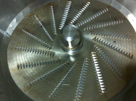 เครื่องทำน้ำผลไม้แยกกากเครื่องใหญ่ยี่ห้อ CHAMP ขนาด 1 แรงม้า โครงสร้างสแตนเลส