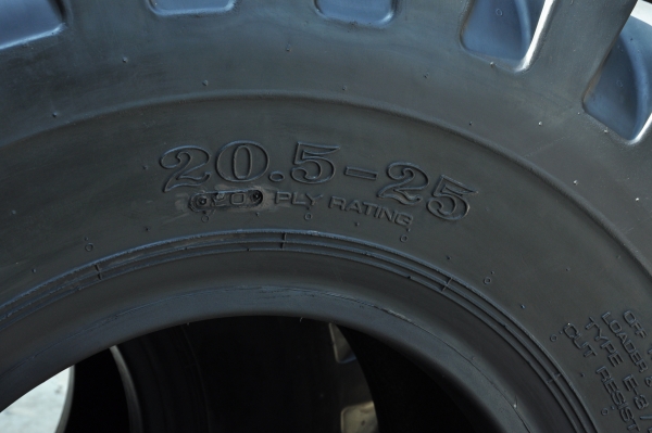 ขายถูกๆ ยางใหม่ 20.5-25 กะทะล้อ มีทุกรุ่นครับ