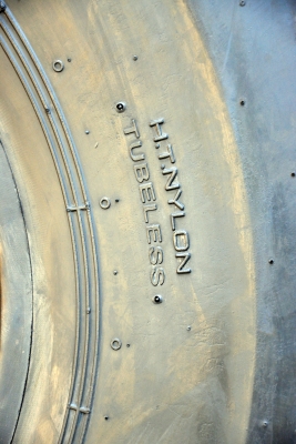 ขายถูกๆ ยางใหม่ 20.5-25 กะทะล้อ มีทุกรุ่นครับ