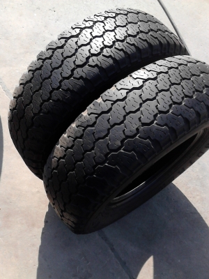 235/70R15  DUNLOP GRANTREK   มี  2  เส้น ปี2011   TEL.081-427-3941