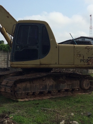 ขายโคมัสซุ PC 200-6 ไฟฟ้าครบ ราคา 880,000 บาทต่อรอง