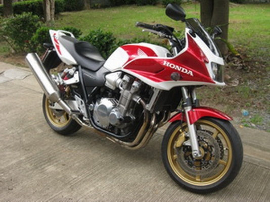 ขาย cb1300 cc  2006  ราคา  160000 สรรพสามิตร