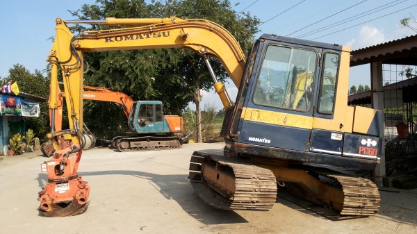 ขายด่วนรถเเม็คโคร KOMATSU PC60-5 รถนอกยังไม่เคยใช้งานเมืองไทยเลย