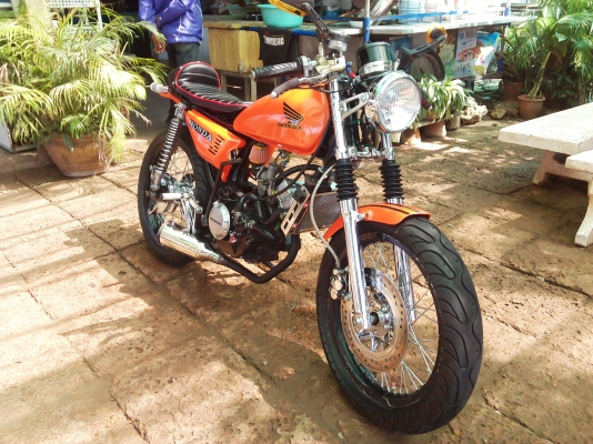 Cg เครื่องโซ 125 เครื่องฟิต ลูกโต ล้อโต อะไหล่ชุบเยอะ สภาพหล่อๆ (มีเล่มทะเบียน+ใบซื้อขาย) ค่าตัว 17500 บาท ต่างจังหวัด จัดส่งให้ได้ ค่าส่งต่างหาก สนใจโทรมาสอบถามเพิ่มเติม 089-8054390 / 083-9008343 โอ๋ อยู่ จังหวัด ลพบุรี Cg เครื่องโซ 125 เครื่องฟิต ลูกโต ล้อโต อะไหล่ชุบเยอะ สภาพหล่อๆ (มีเล่มทะเบียน+ใบซื้อขาย) ค่าตัว 17500 บาท ต่างจังหวัด จัดส่งให้ได้ ค่าส่งต่างหาก สนใจโทรมาสอบถามเพิ่มเติม 089-8054390 / 083-9008343 โอ๋ อยู่ จังหวัด ลพบุรี