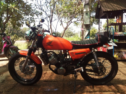 Cg เครื่องโซ 125 เครื่องฟิต ลูกโต ล้อโต อะไหล่ชุบเยอะ สภาพหล่อๆ (มีเล่มทะเบียน+ใบซื้อขาย) ค่าตัว 17500 บาท ต่างจังหวัด จัดส่งให้ได้ ค่าส่งต่างหาก สนใจโทรมาสอบถามเพิ่มเติม 089-8054390 / 083-9008343 โอ๋ อยู่ จังหวัด ลพบุรี Cg เครื่องโซ 125 เครื่องฟิต ลูกโต ล้อโต อะไหล่ชุบเยอะ สภาพหล่อๆ (มีเล่มทะเบียน+ใบซื้อขาย) ค่าตัว 17500 บาท ต่างจังหวัด จัดส่งให้ได้ ค่าส่งต่างหาก สนใจโทรมาสอบถามเพิ่มเติม 089-8054390 / 083-9008343 โอ๋ อยู่ จังหวัด ลพบุรี