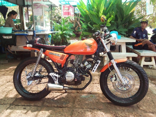 Cg เครื่องโซ 125 เครื่องฟิต ลูกโต ล้อโต อะไหล่ชุบเยอะ สภาพหล่อๆ (มีเล่มทะเบียน+ใบซื้อขาย) ค่าตัว 17500 บาท ต่างจังหวัด จัดส่งให้ได้ ค่าส่งต่างหาก สนใจโทรมาสอบถามเพิ่มเติม 089-8054390 / 083-9008343 โอ๋ อยู่ จังหวัด ลพบุรี Cg เครื่องโซ 125 เครื่องฟิต ลูกโต ล้อโต อะไหล่ชุบเยอะ สภาพหล่อๆ (มีเล่มทะเบียน+ใบซื้อขาย) ค่าตัว 17500 บาท ต่างจังหวัด จัดส่งให้ได้ ค่าส่งต่างหาก สนใจโทรมาสอบถามเพิ่มเติม 089-8054390 / 083-9008343 โอ๋ อยู่ จังหวัด ลพบุรี