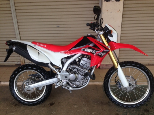 __CRF 250L รถ 4 เดือน วิ่ง1,700โล สีขาวแดง $ 115,000__ __CRF 250L รถ 4 เดือน วิ่ง1,700โล สีขาวแดง $ 115,000__