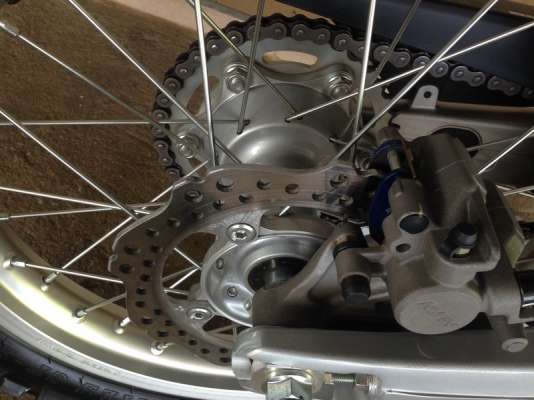 __CRF 250L รถ 4 เดือน วิ่ง1,700โล สีขาวแดง $ 115,000__