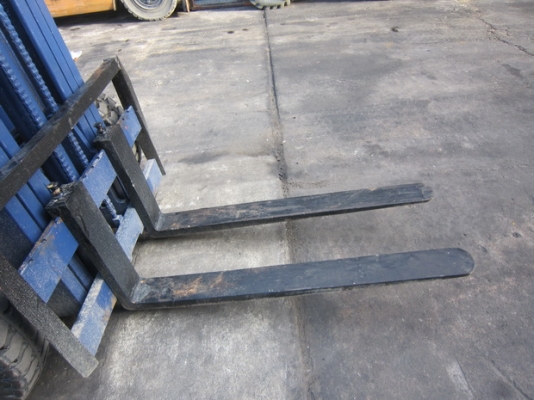 ขาย รถยก 2.5 ตัน KOMATSU รุ่น FD25-11- เสาสูง5เมตร  มือสองญี่ปุ่น