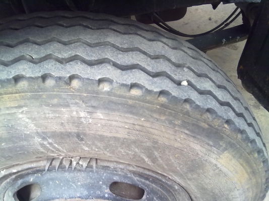 หกล้อเทเลอร์ ขึ้นแบคโฮ