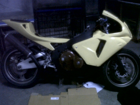 ขาย HONDA CBR 400 หรือแลก ด่วนนนน ขี้เกียจเก็บ 0888981162 ขาย HONDA CBR 400 หรือแลก ด่วนนนน ขี้เกียจเก็บ 0888981162
