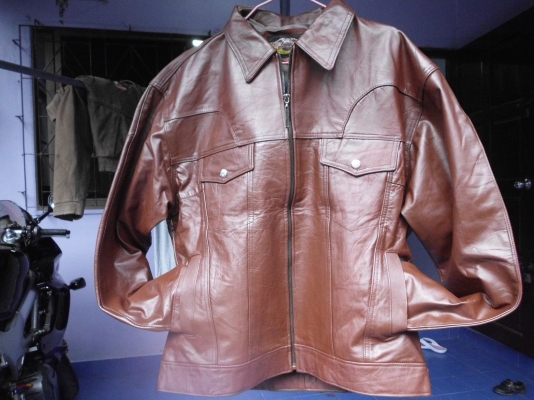 ขายเสื้อหนังแท้+ร้องเท้าใหม่แบบเยอะถูกๆๆๆ