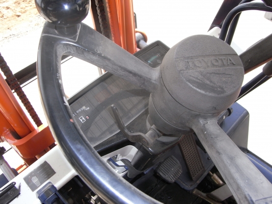 ขายฟอร์คลิฟต์ toyota รุ่น5 2.5ตัน 3เมตร เก่านอก