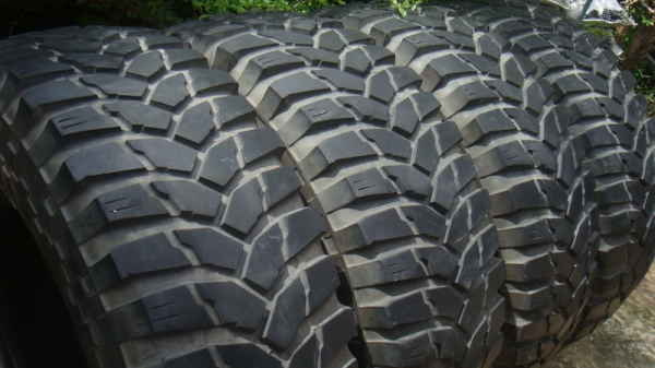 ขายยางMud 35" Maxxis 8060 ลุยสวน 4เส้น 10500บาท ขายยางMud 35" Maxxis 8060 ลุยสวน 4เส้น 10500บาท