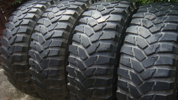 ขายยางMud 35" Maxxis 8060 ลุยสวน 4เส้น 10500บาท